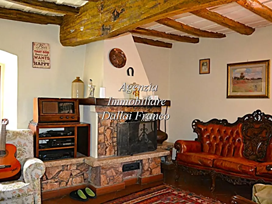 Immagine 16 di Casa colonica in vendita  a Scarperia E San Piero