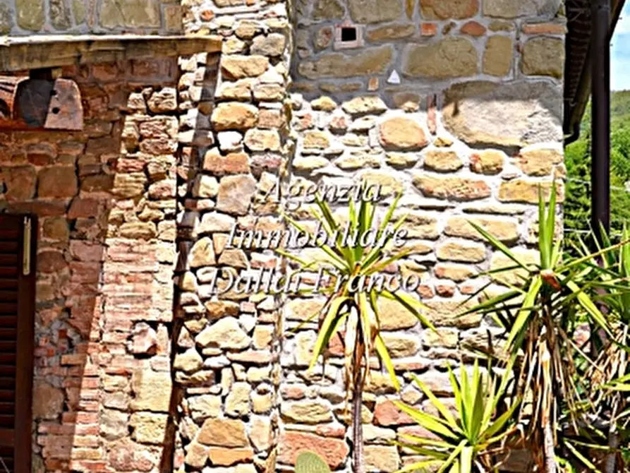 Immagine 15 di Casa colonica in vendita  a Scarperia E San Piero