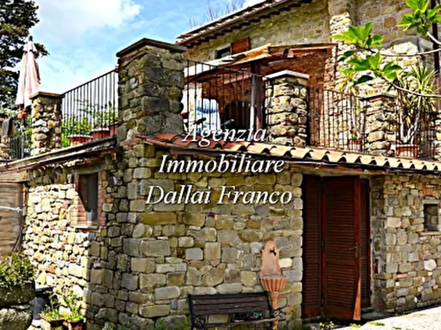 Immagine 2 di Casa colonica in vendita  a Scarperia E San Piero