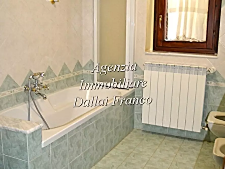 Immagine 32 di Casa colonica in vendita  a Scarperia E San Piero