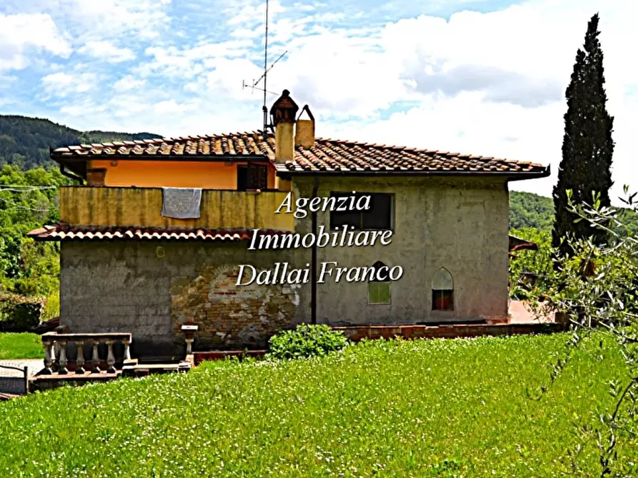 Immagine 9 di Casa colonica in vendita  a Scarperia E San Piero