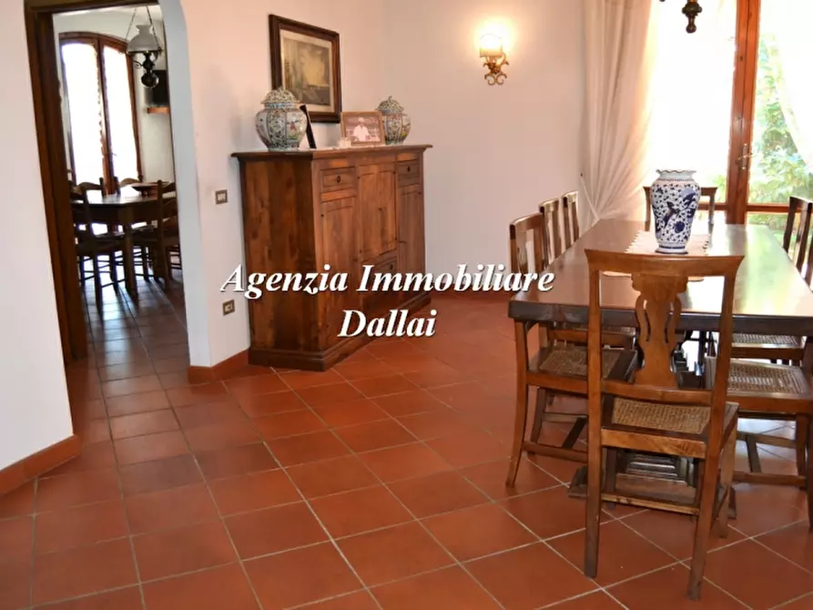 Immagine 9 di Villa in vendita  a Scarperia E San Piero