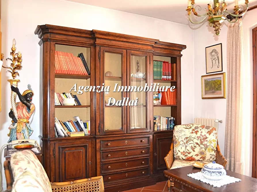 Immagine 17 di Villa in vendita  a Scarperia E San Piero