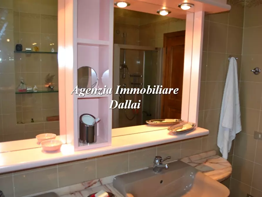 Immagine 25 di Villa in vendita  a Scarperia E San Piero