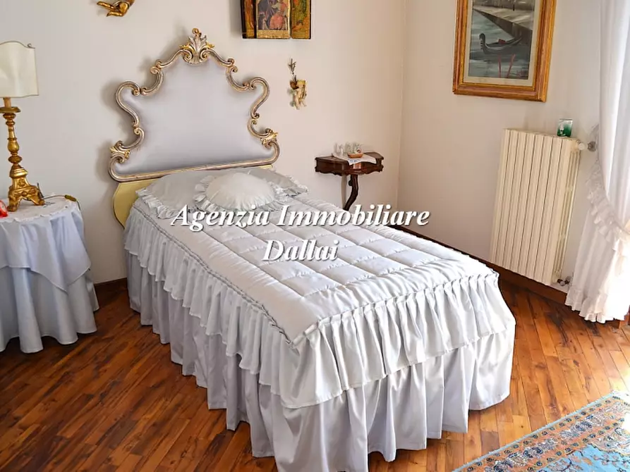 Immagine 22 di Villa in vendita  a Scarperia E San Piero