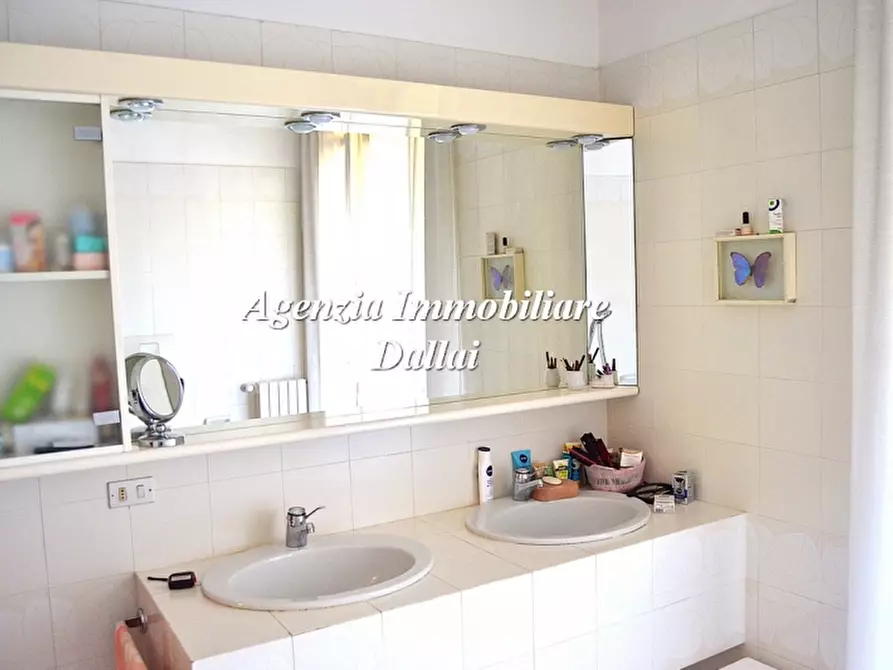 Immagine 33 di Villa in vendita  a Scarperia E San Piero