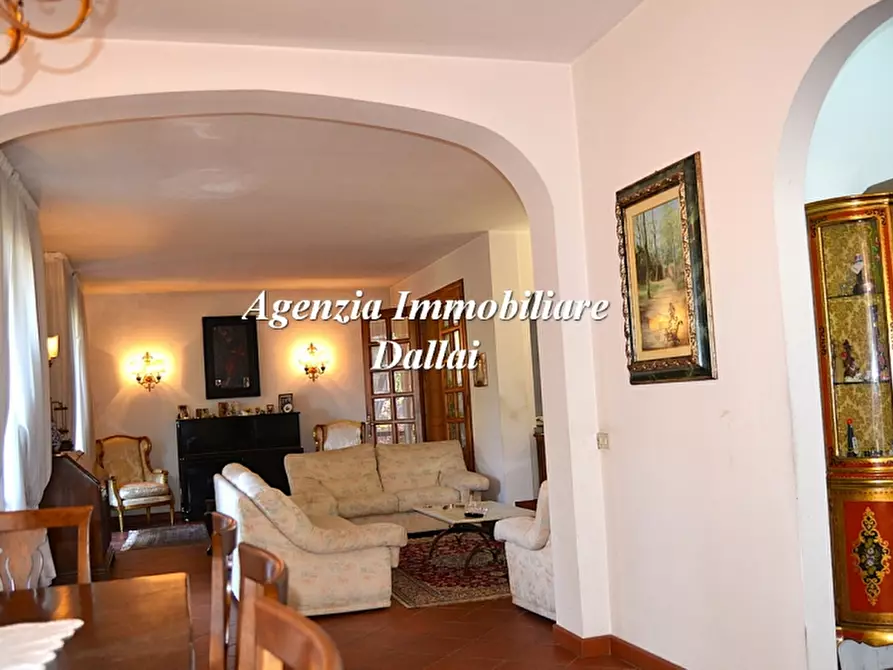 Immagine 8 di Villa in vendita  a Scarperia E San Piero