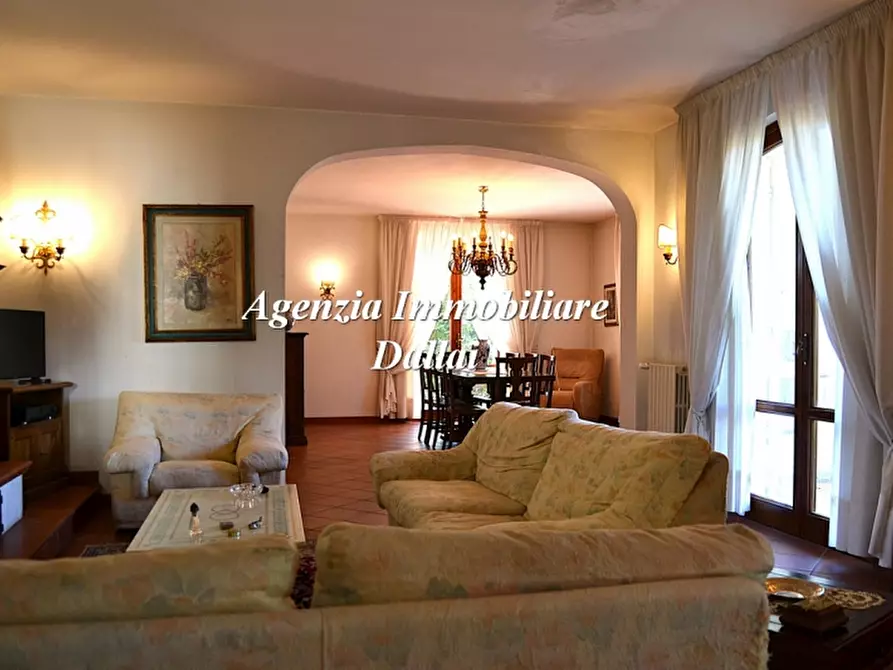 Immagine 7 di Villa in vendita  a Scarperia E San Piero