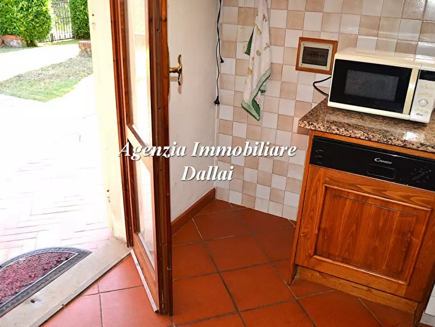 Immagine 11 di Villa in vendita  a Scarperia E San Piero