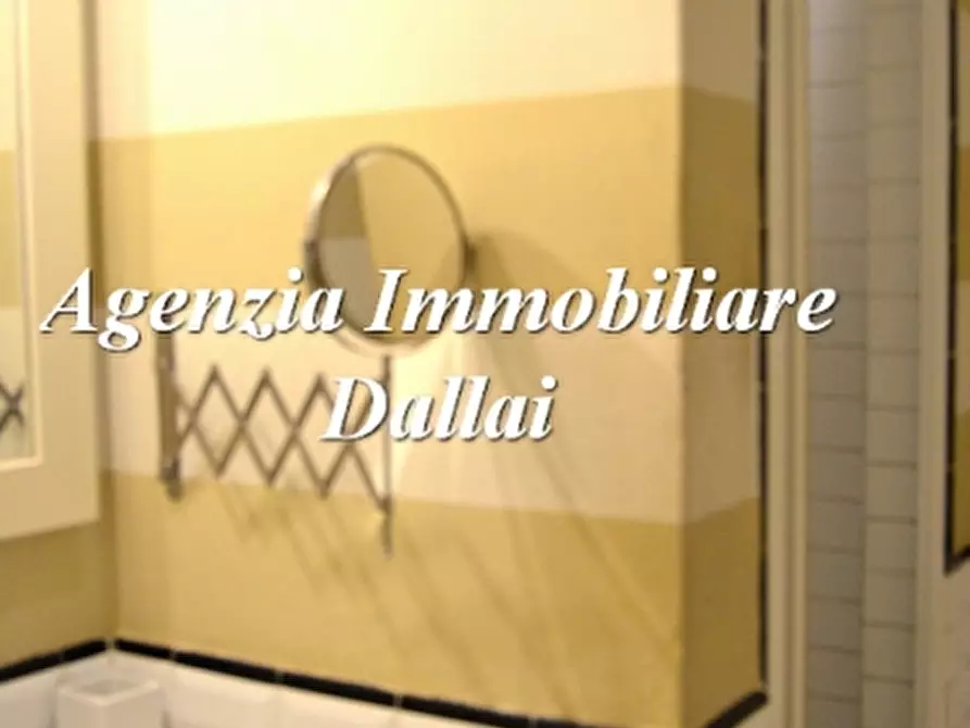 Immagine 17 di Negozio in vendita  a Scarperia E San Piero