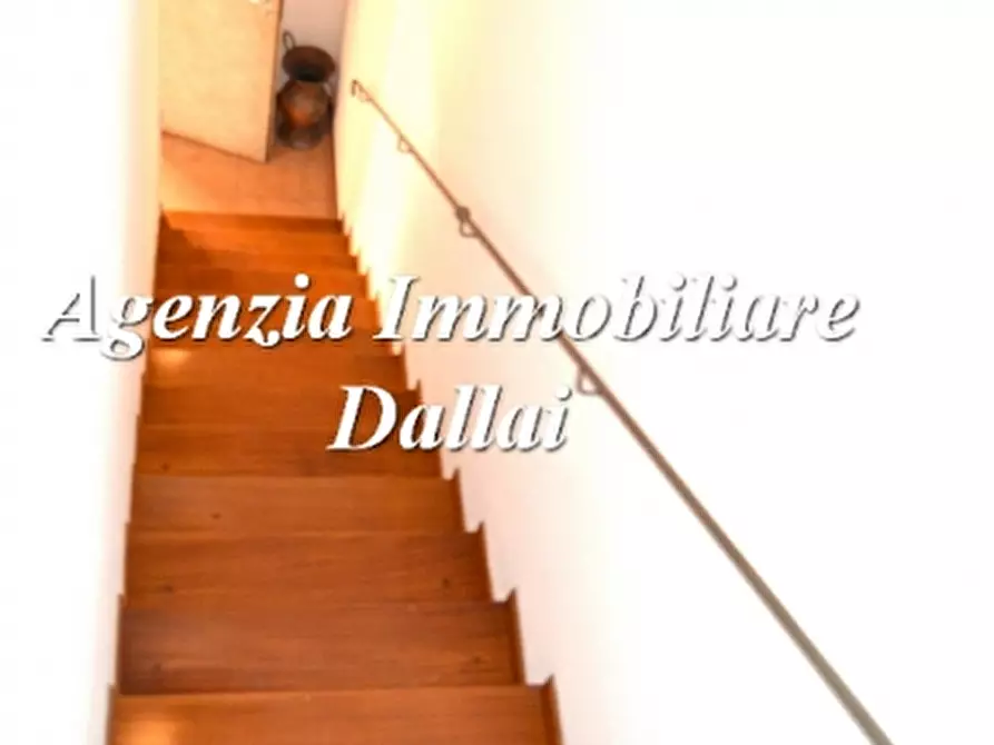 Immagine 21 di Negozio in vendita  a Scarperia E San Piero