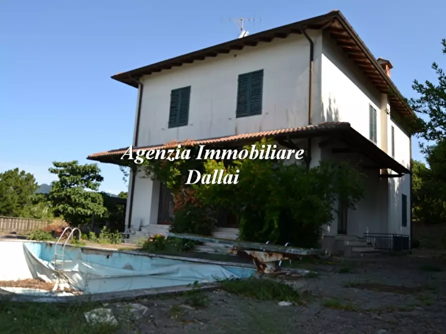 Immagine 3 di Villa in vendita  a Barberino Di Mugello