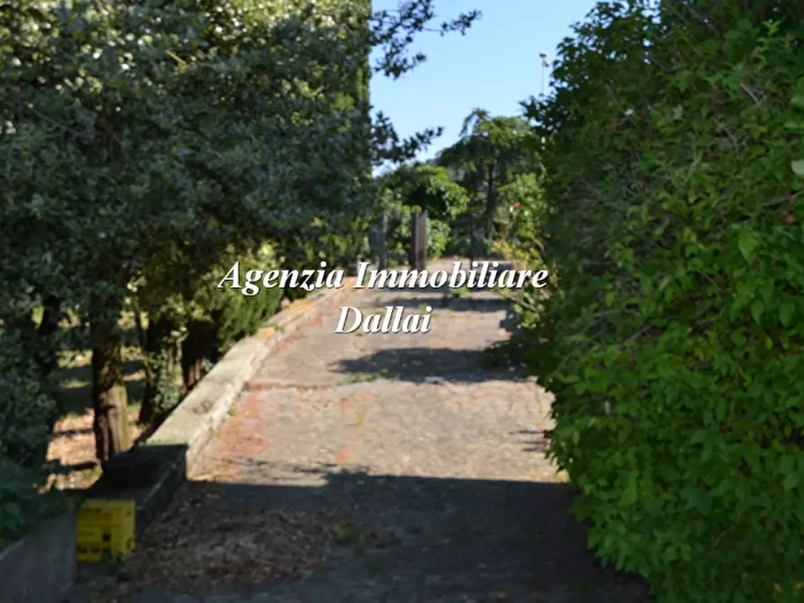 Immagine 12 di Villa in vendita  a Barberino Di Mugello