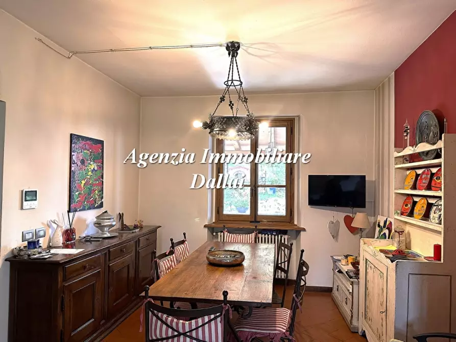 Immagine 19 di Villa in vendita  a Borgo San Lorenzo