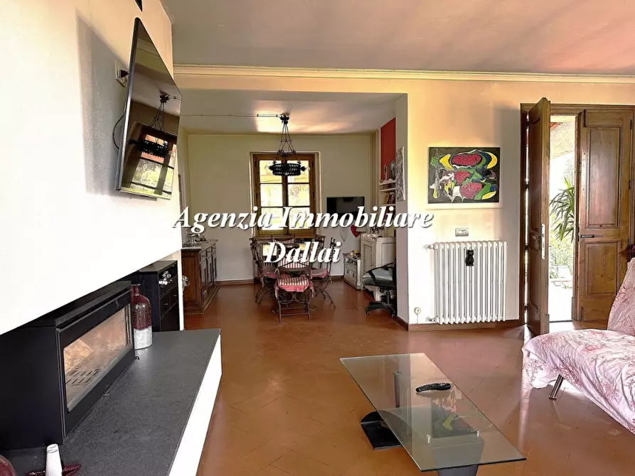 Immagine 18 di Villa in vendita  a Borgo San Lorenzo