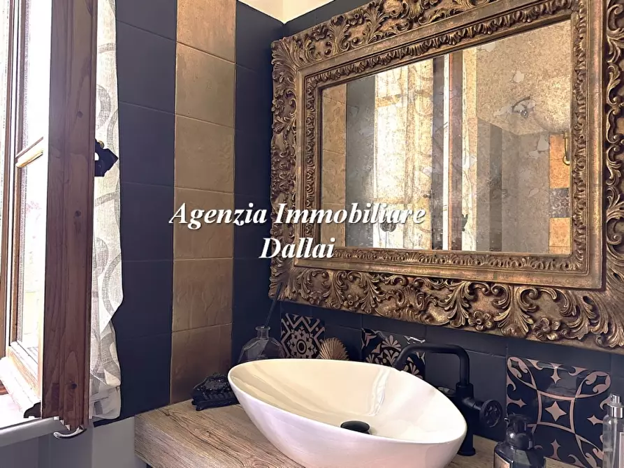 Immagine 24 di Villa in vendita  a Borgo San Lorenzo