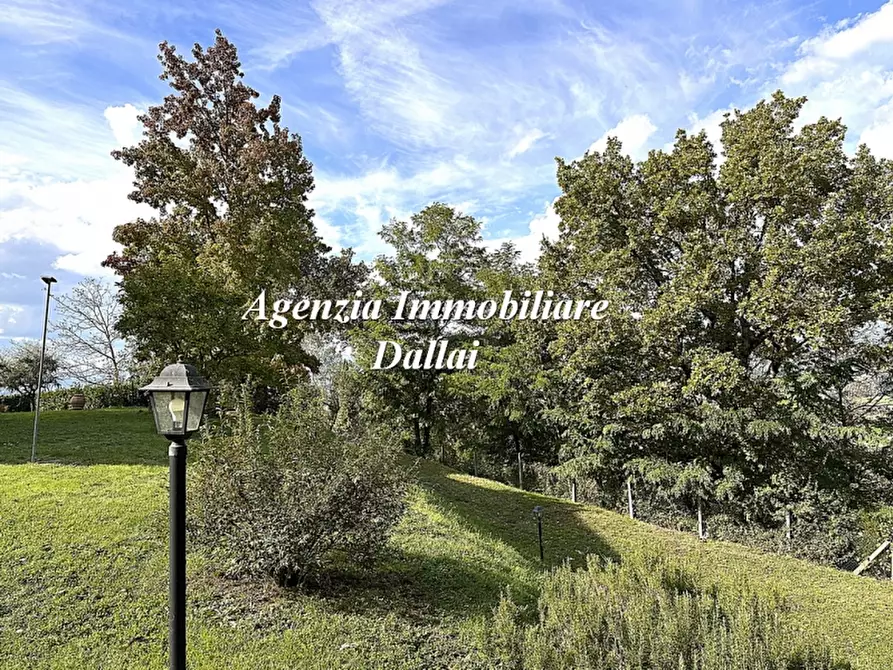 Immagine 5 di Villa in vendita  a Borgo San Lorenzo