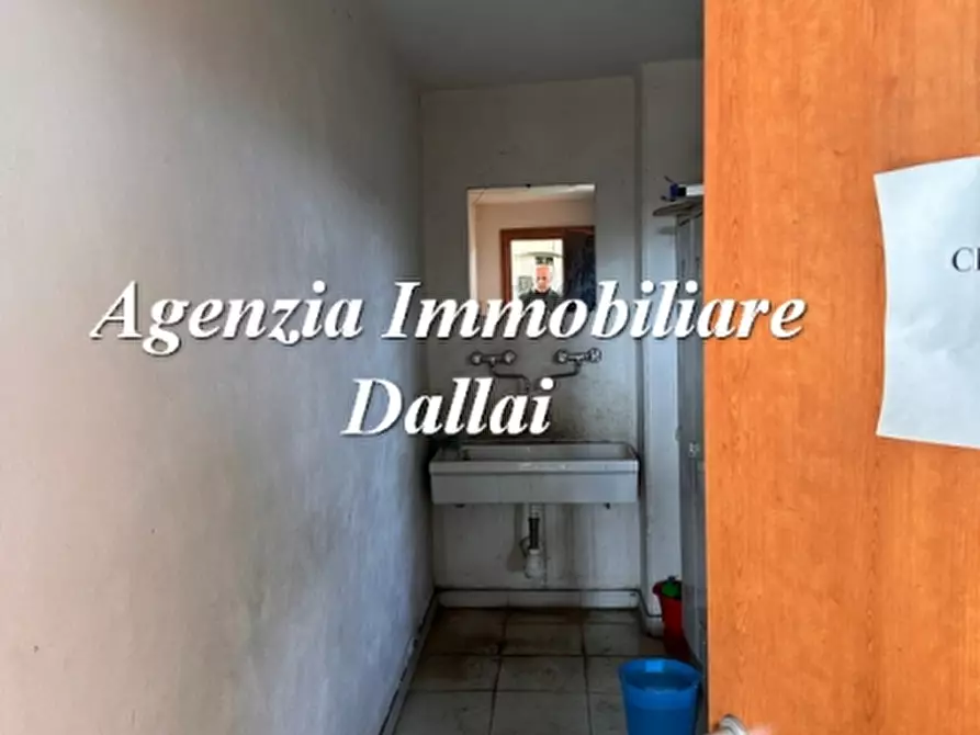 Immagine 10 di Capannone industriale in affitto  a Borgo San Lorenzo