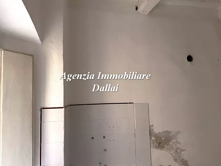 Immagine 20 di Negozio in affitto  a Scarperia E San Piero