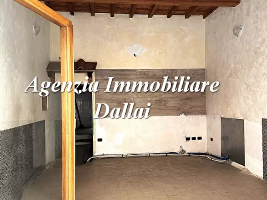 Immagine 24 di Negozio in affitto  a Scarperia E San Piero