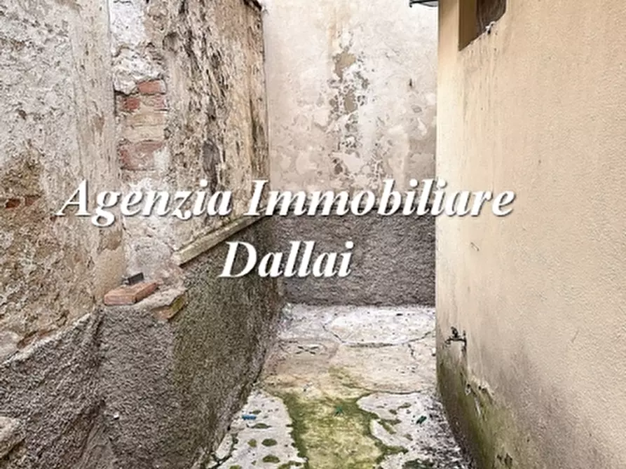 Immagine 25 di Negozio in affitto  a Scarperia E San Piero