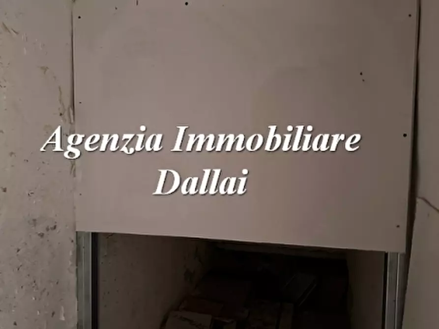 Immagine 26 di Negozio in affitto  a Scarperia E San Piero