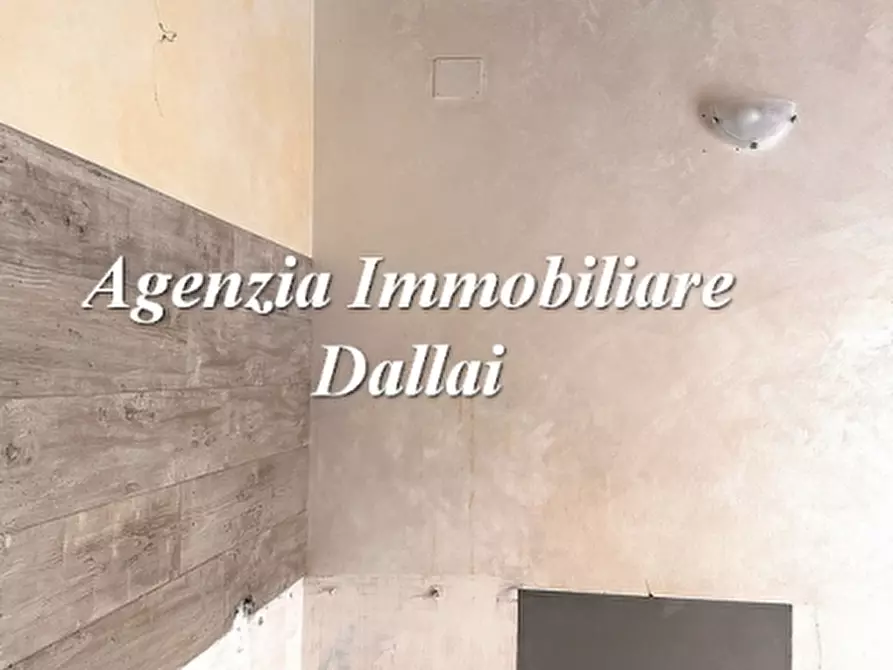 Immagine 4 di Negozio in affitto  a Scarperia E San Piero