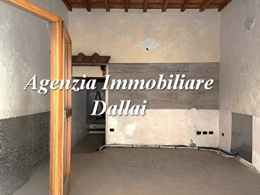 Immagine 2 di Negozio in affitto  a Scarperia E San Piero