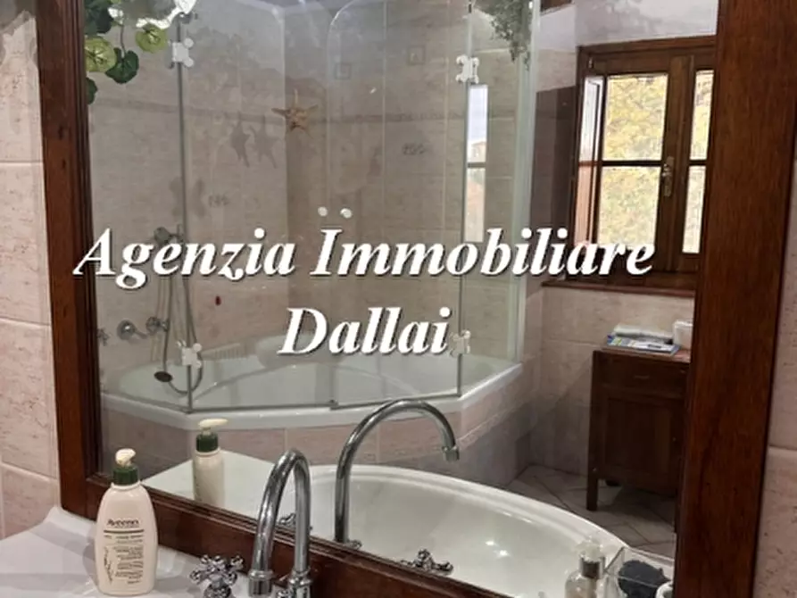 Immagine 27 di Casa colonica in vendita  a Barberino Di Mugello