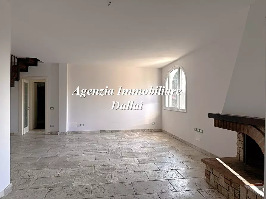 Immagine 1 di Villa in vendita  a Scarperia E San Piero