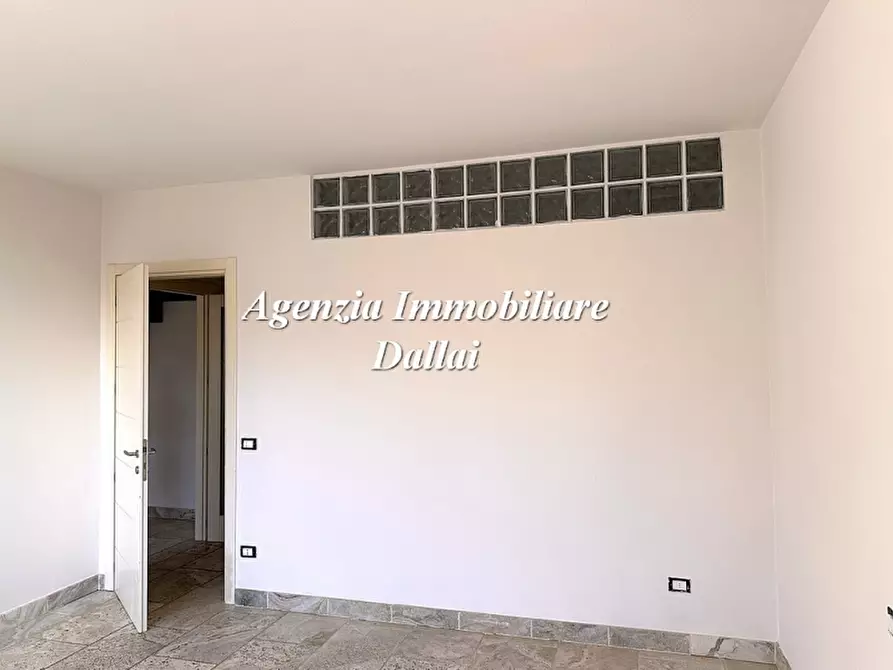 Immagine 15 di Villa in vendita  a Scarperia E San Piero