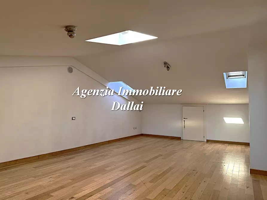 Immagine 17 di Villa in vendita  a Scarperia E San Piero