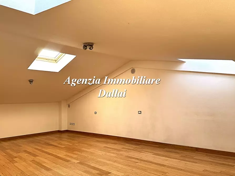 Immagine 19 di Villa in vendita  a Scarperia E San Piero