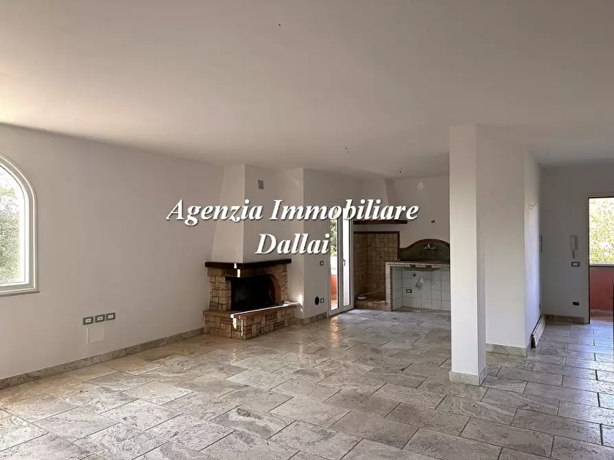 Immagine 4 di Villa in vendita  a Scarperia E San Piero