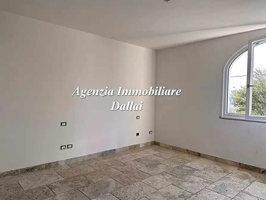 Immagine 13 di Villa in vendita  a Scarperia E San Piero