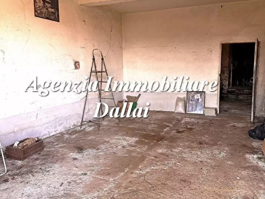 Immagine 38 di Casa colonica in vendita  a Barberino Di Mugello