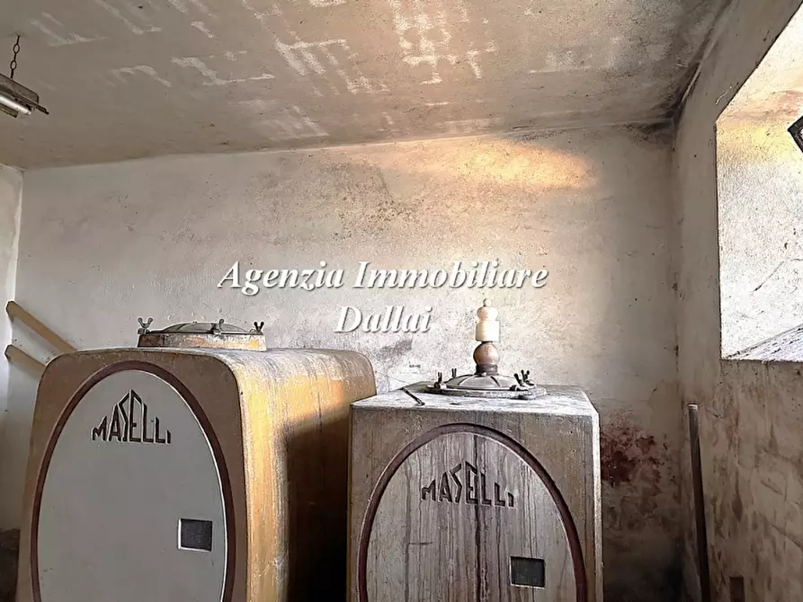 Immagine 40 di Casa colonica in vendita  a Barberino Di Mugello