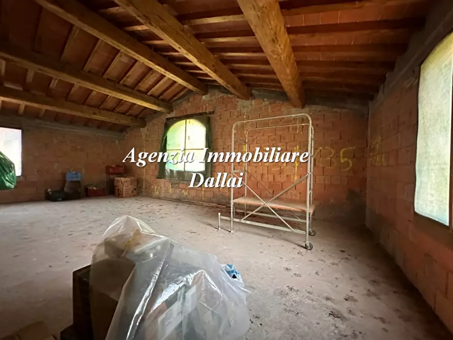 Immagine 12 di Casa colonica in vendita  a Scarperia E San Piero