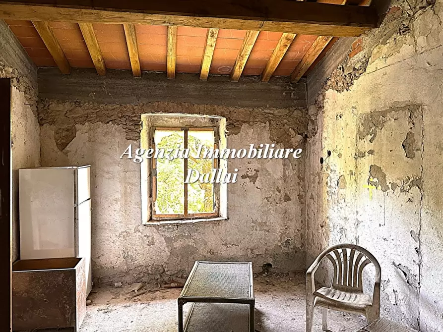 Immagine 8 di Casa colonica in vendita  a Scarperia E San Piero