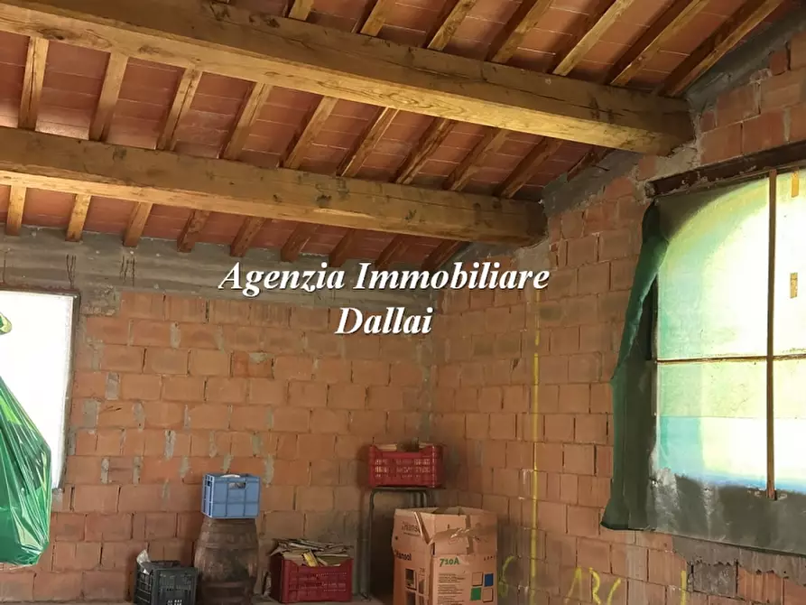 Immagine 14 di Casa colonica in vendita  a Scarperia E San Piero