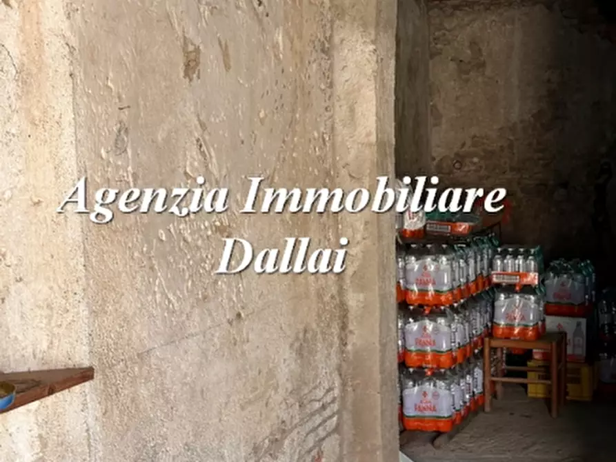 Immagine 17 di Casa colonica in vendita  a Scarperia E San Piero