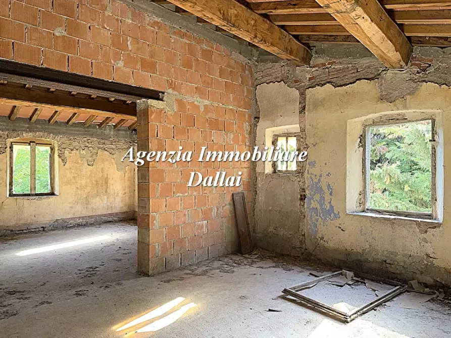 Immagine 4 di Casa colonica in vendita  a Scarperia E San Piero