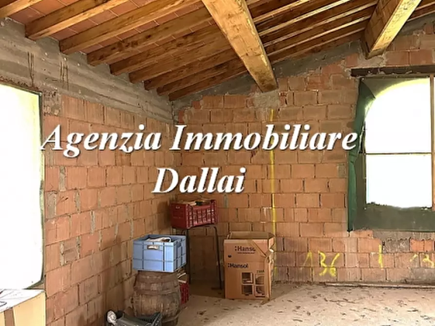 Immagine 10 di Casa colonica in vendita  a Scarperia E San Piero