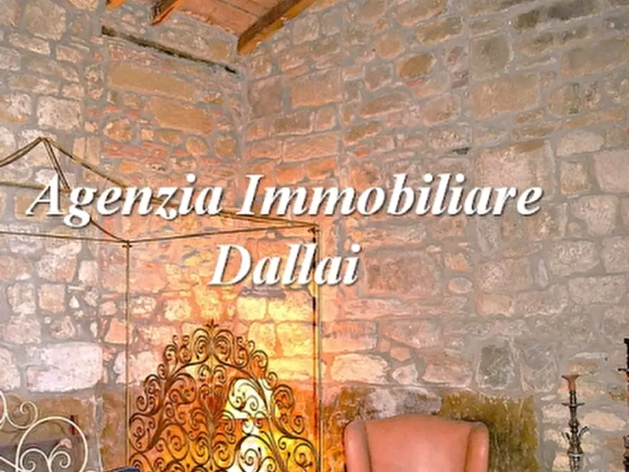 Immagine 5 di Casa colonica in vendita  a Vicchio