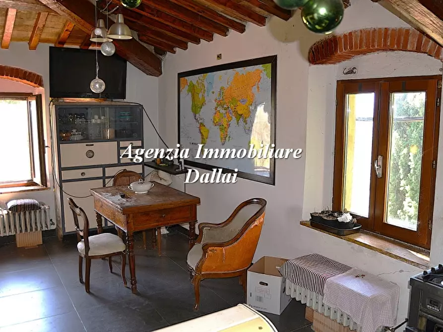 Immagine 10 di Casa colonica in vendita  a Vicchio
