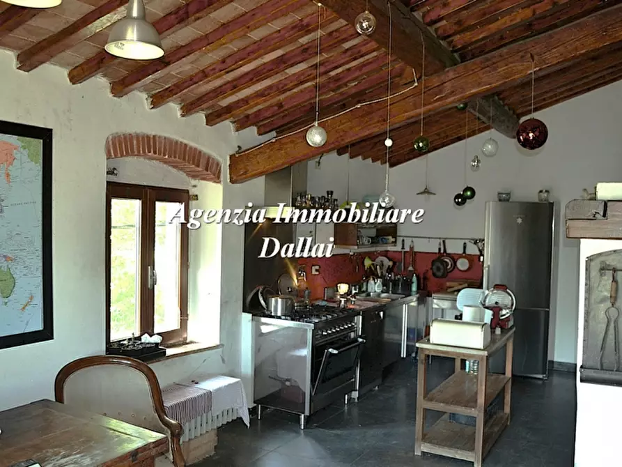 Immagine 17 di Casa colonica in vendita  a Vicchio