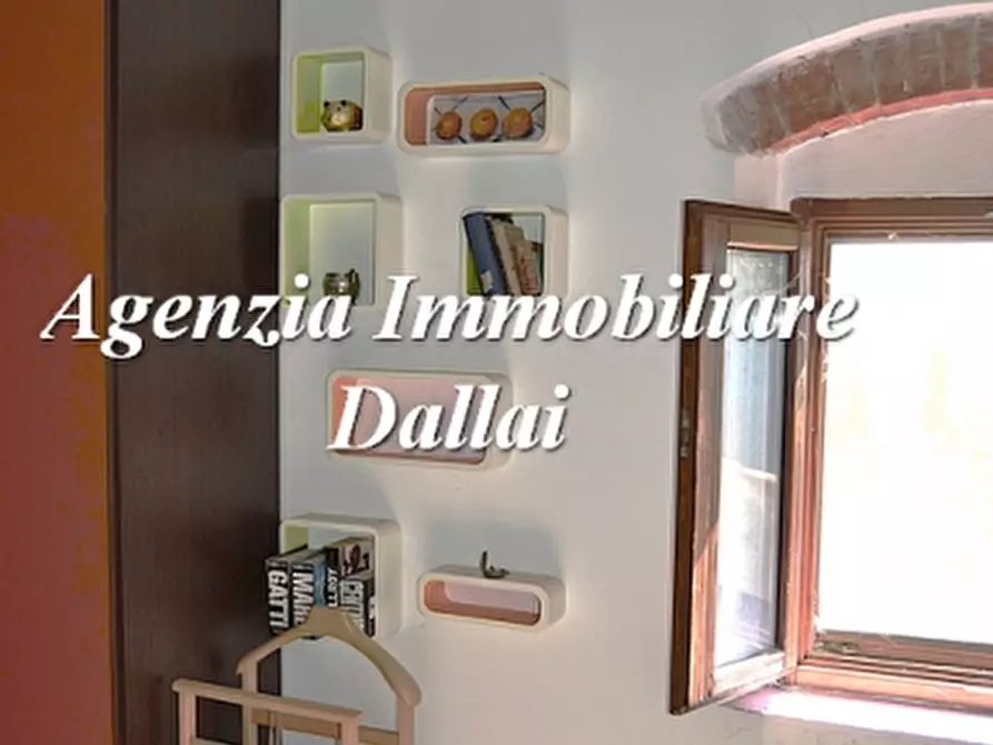 Immagine 23 di Casa colonica in vendita  a Vicchio