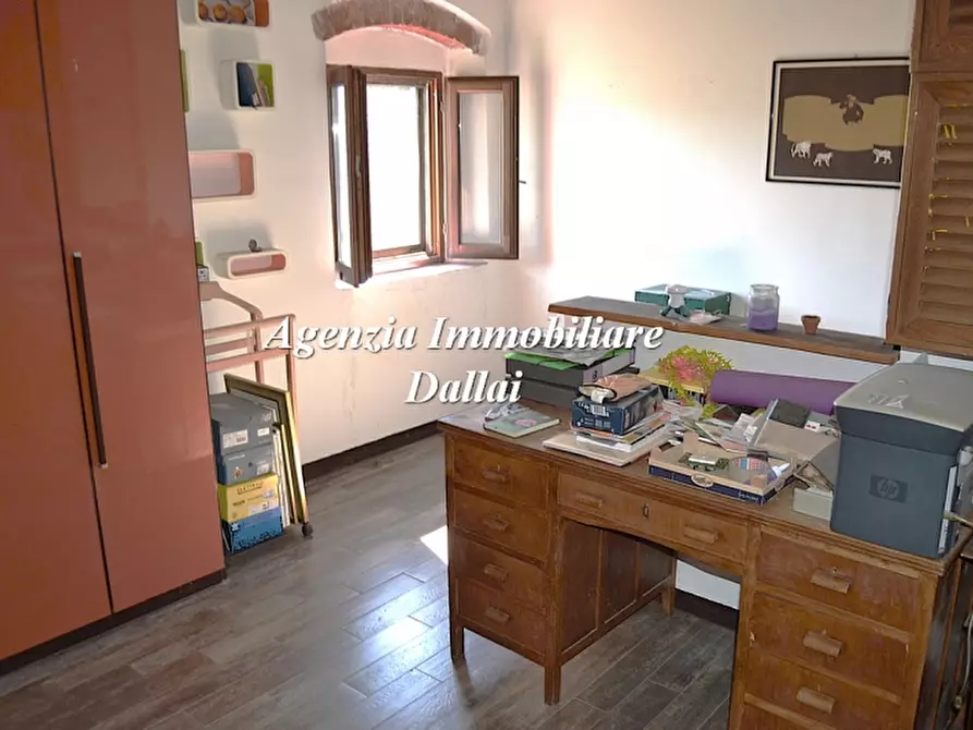 Immagine 24 di Casa colonica in vendita  a Vicchio
