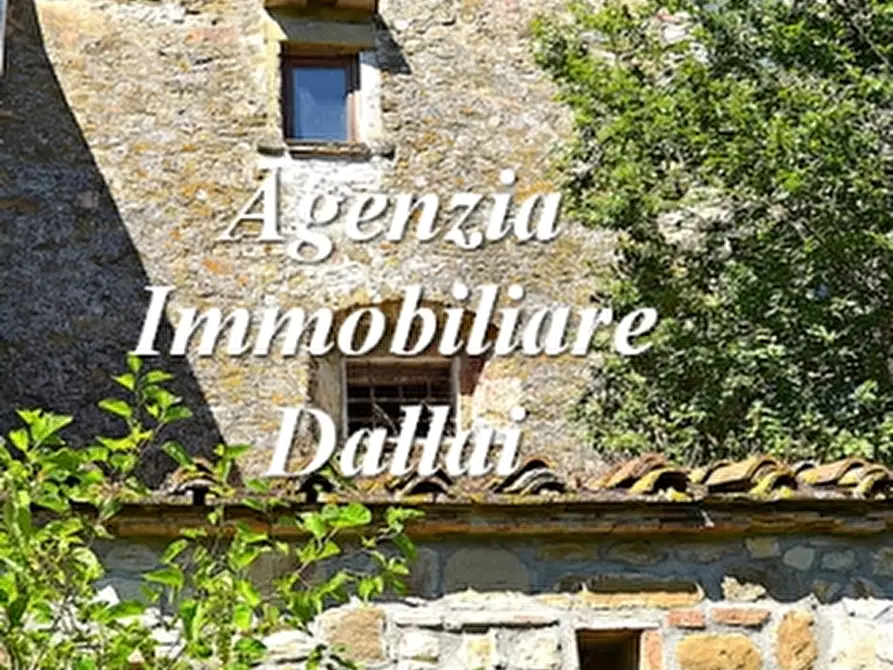 Immagine 2 di Casa colonica in vendita  a Vicchio