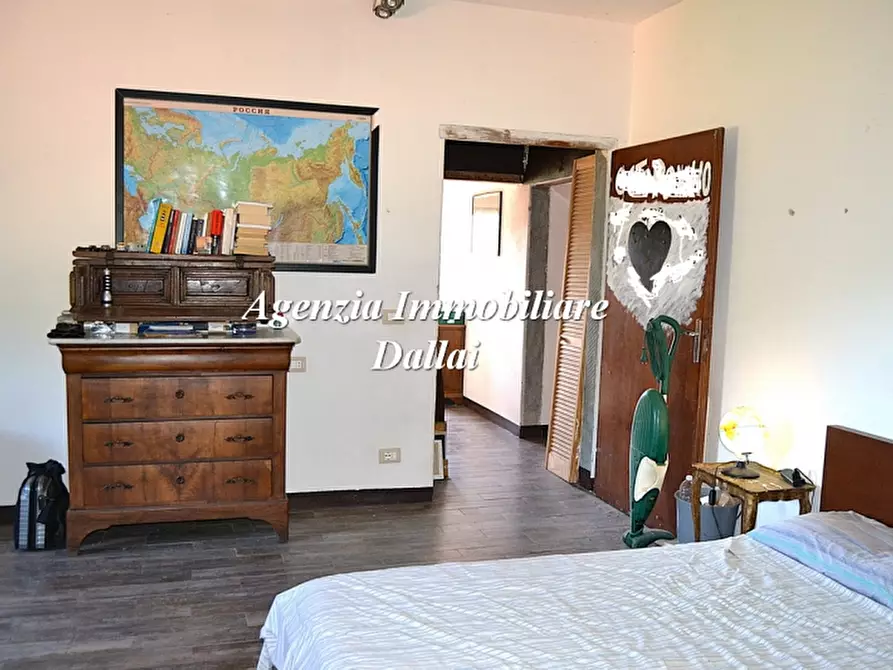 Immagine 22 di Casa colonica in vendita  a Vicchio